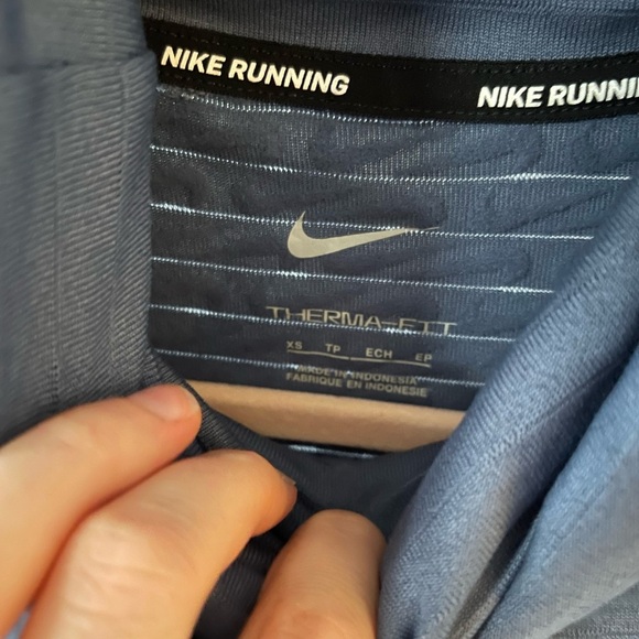 Women’s Nike Therma-Fit Turtleneck Blue Medium - Picture 5 of 7